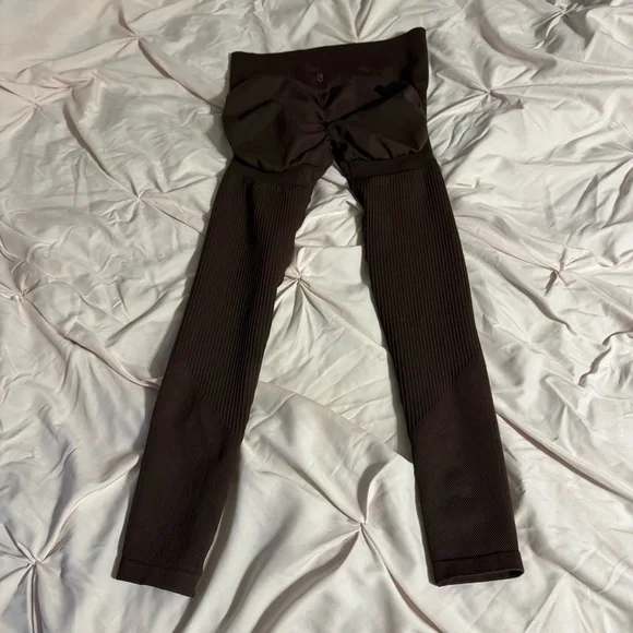 LOWEST PRICE ✨ Buffbunny Collection Waterfall Seamless Legging in Truffle - Picture 6 of 9